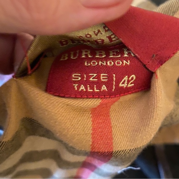 Burberry grey virgin wool hooded toggle jacket. - Picture 6 of 10